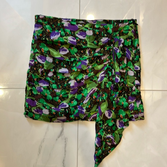 Zara mini skirt - Picture 2 of 3